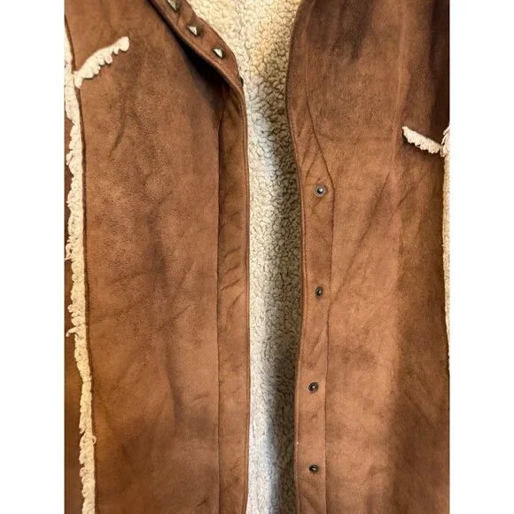 Vintage County Clothing Company Studded Faux Shearling Coat Women’s M Brown Crea - Picture 8 of 8